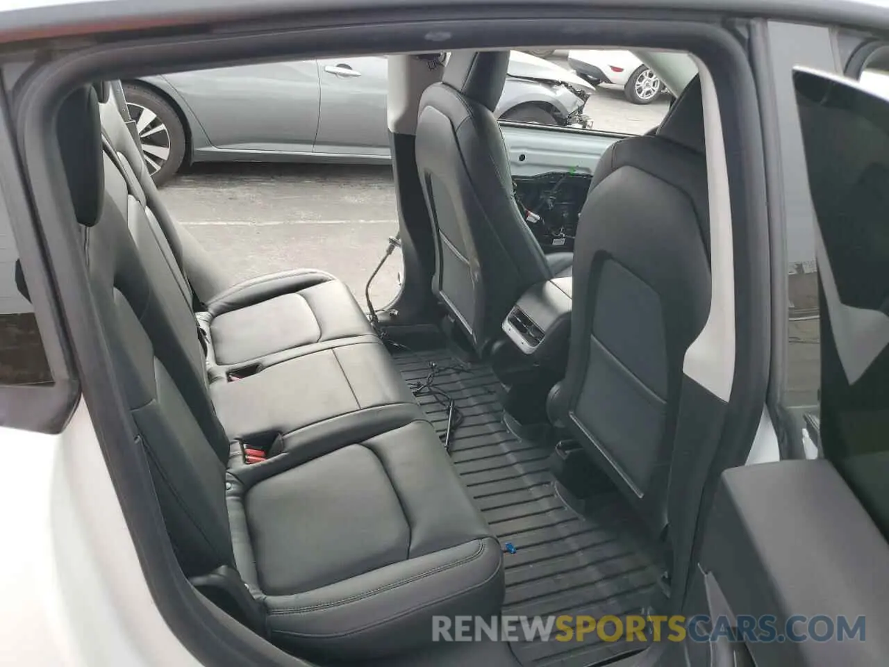 10 Photograph of a damaged car 5YJYGDEE8LF026202 TESLA MODEL Y 2020