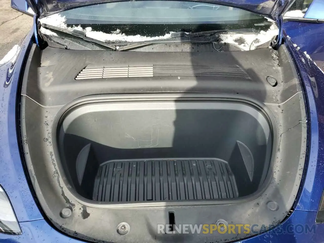 11 Photograph of a damaged car 5YJYGDEE8LF029553 TESLA MODEL Y 2020