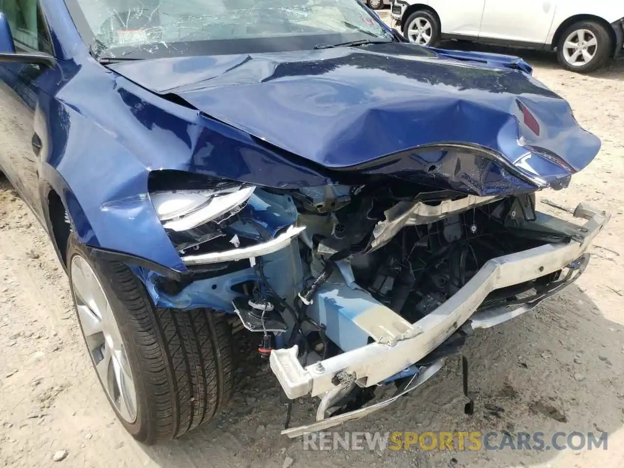 9 Photograph of a damaged car 5YJYGDEE8LF031139 TESLA MODEL Y 2020