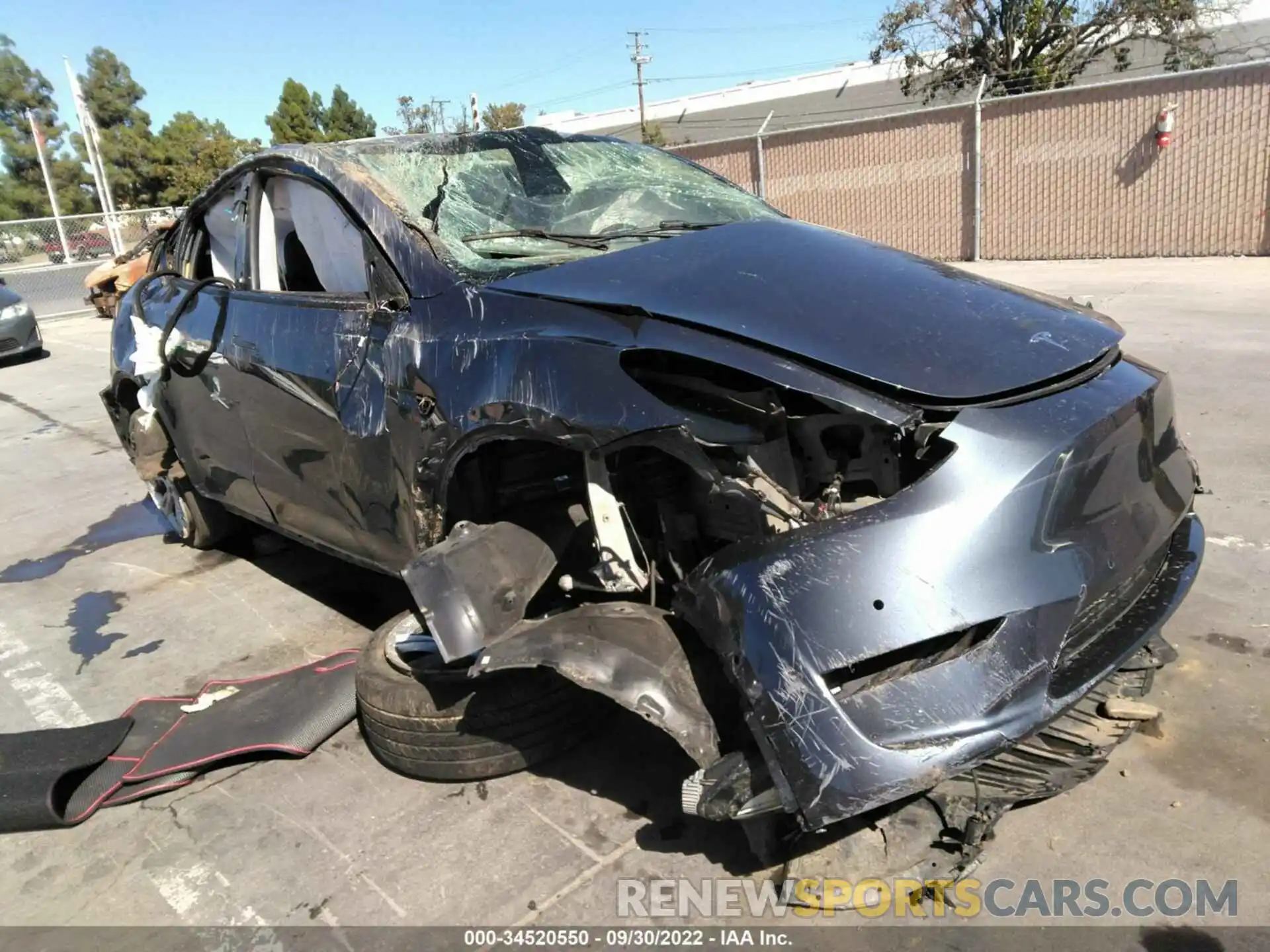 1 Photograph of a damaged car 5YJYGDEE8LF031545 TESLA MODEL Y 2020