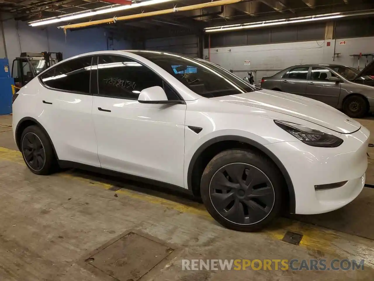 4 Photograph of a damaged car 5YJYGDEE8LF035949 TESLA MODEL Y 2020