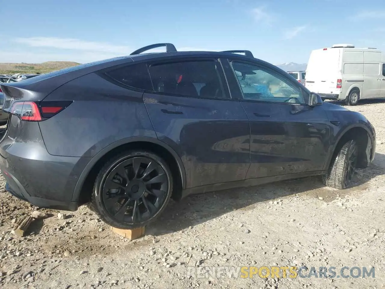 3 Photograph of a damaged car 5YJYGDEE8LF045798 TESLA MODEL Y 2020