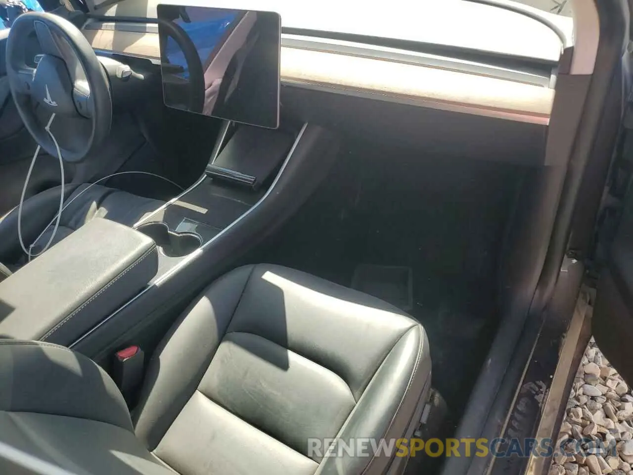 8 Photograph of a damaged car 5YJYGDEE8LF045798 TESLA MODEL Y 2020