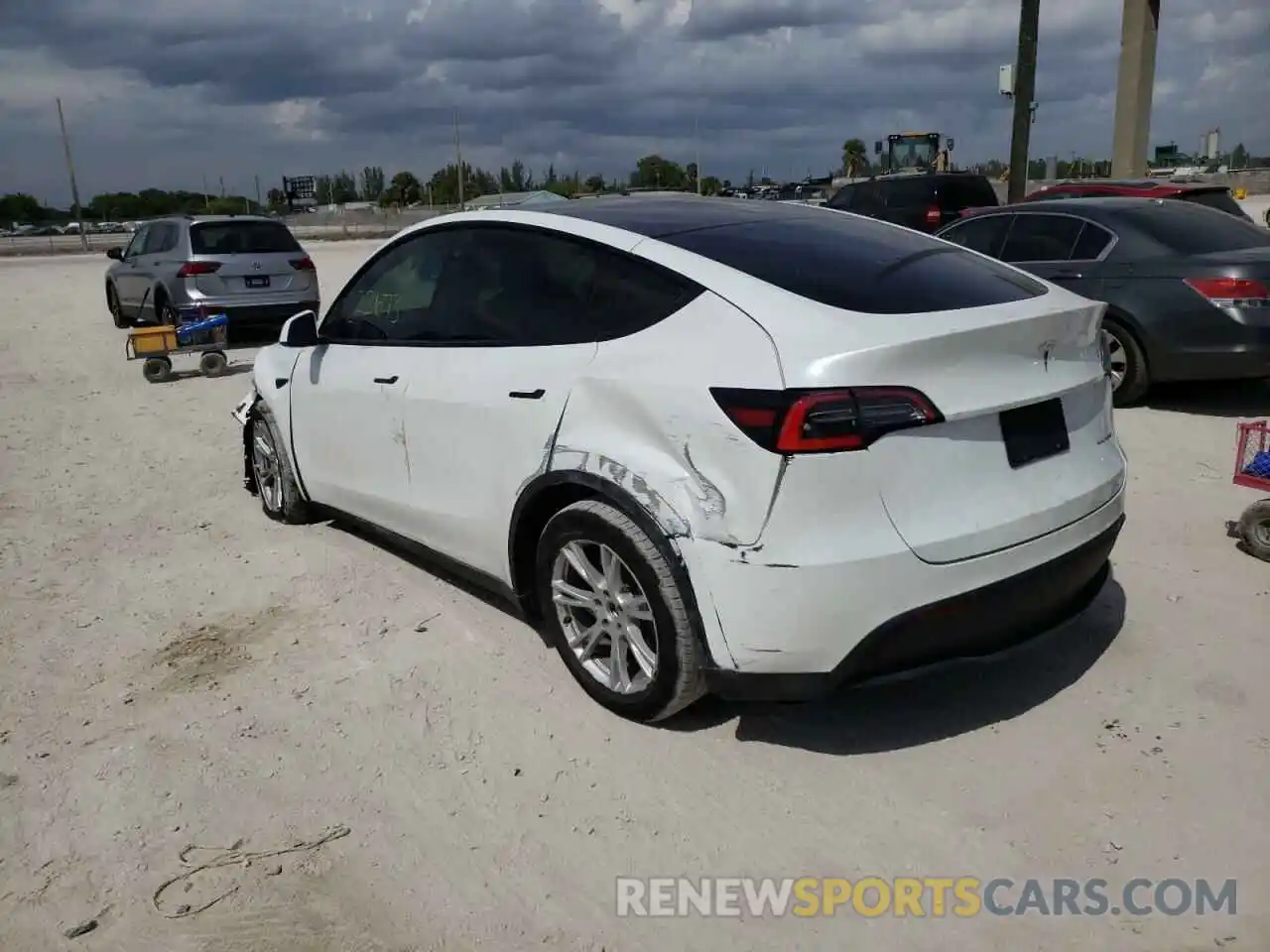 3 Photograph of a damaged car 5YJYGDEE8LF048068 TESLA MODEL Y 2020