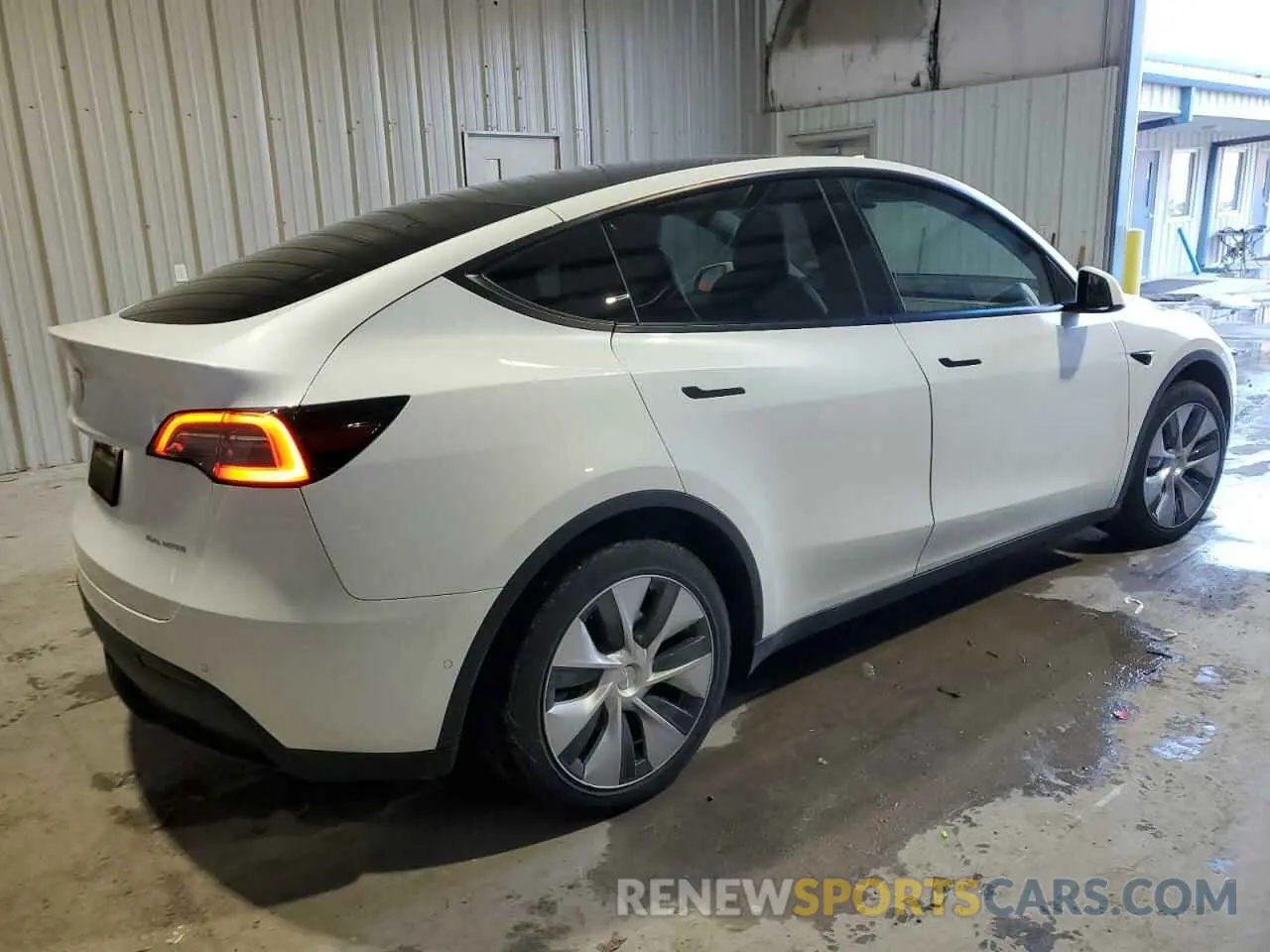 3 Photograph of a damaged car 5YJYGDEE8LF050340 TESLA MODEL Y 2020