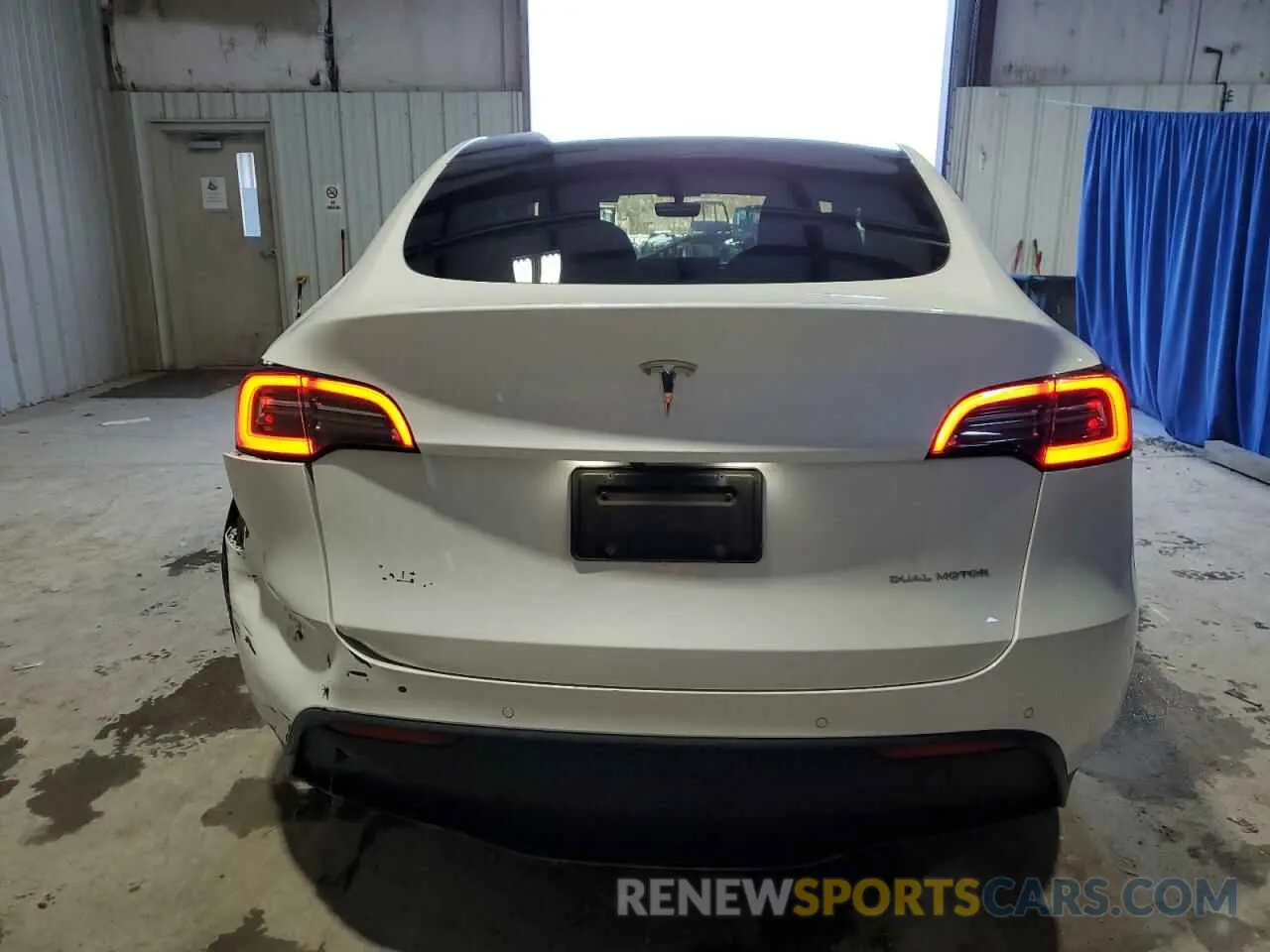 6 Photograph of a damaged car 5YJYGDEE8LF050340 TESLA MODEL Y 2020