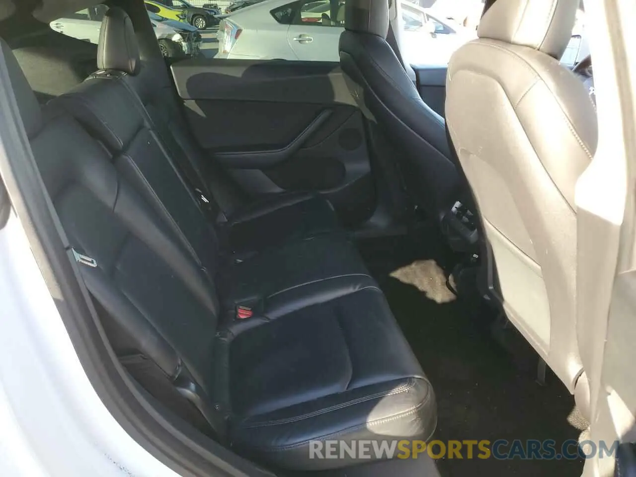 11 Photograph of a damaged car 5YJYGDEE8LF051004 TESLA MODEL Y 2020