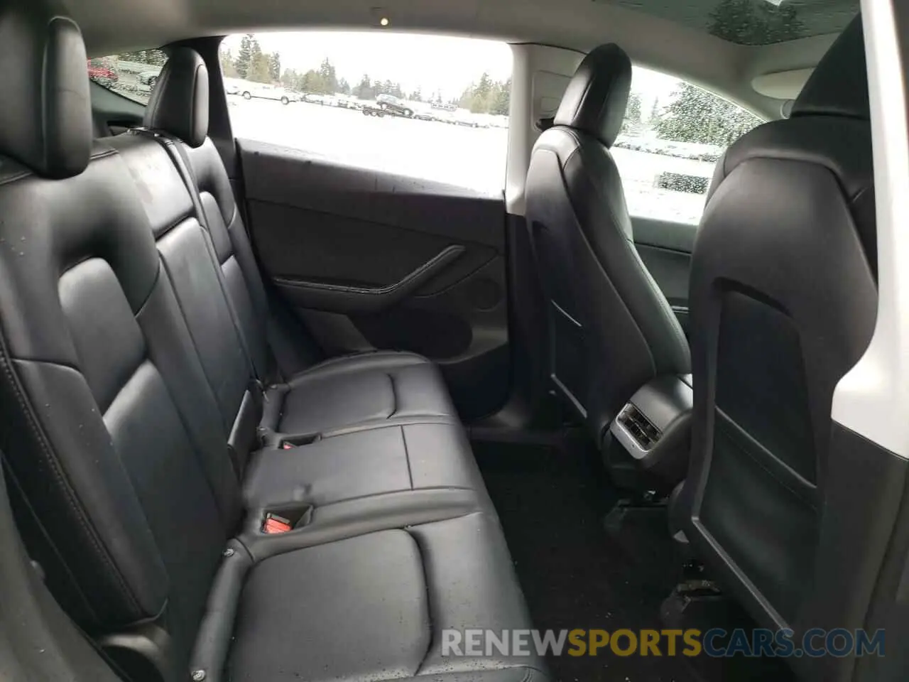 11 Photograph of a damaged car 5YJYGDEE8LF052881 TESLA MODEL Y 2020
