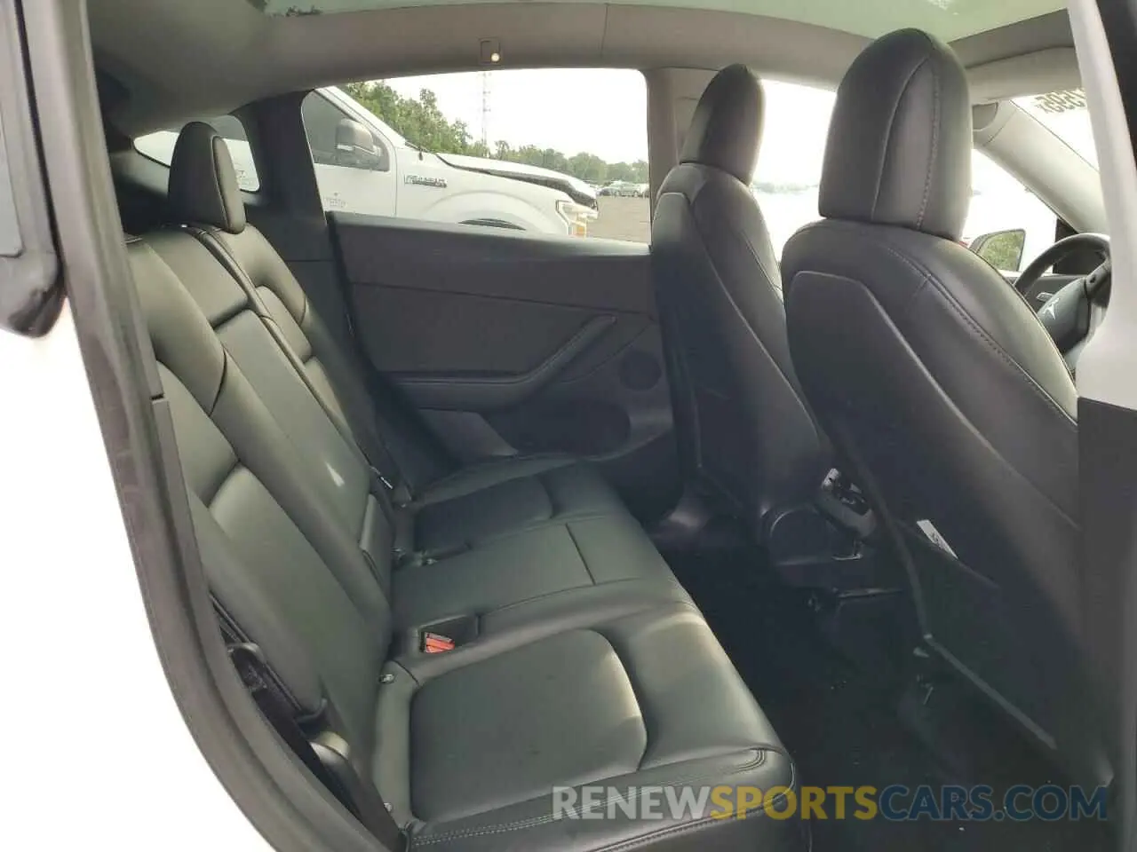 10 Photograph of a damaged car 5YJYGDEE8LF055974 TESLA MODEL Y 2020