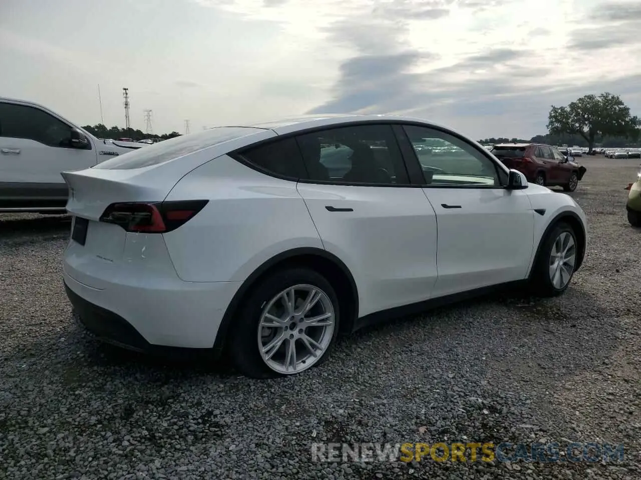 3 Photograph of a damaged car 5YJYGDEE8LF055974 TESLA MODEL Y 2020
