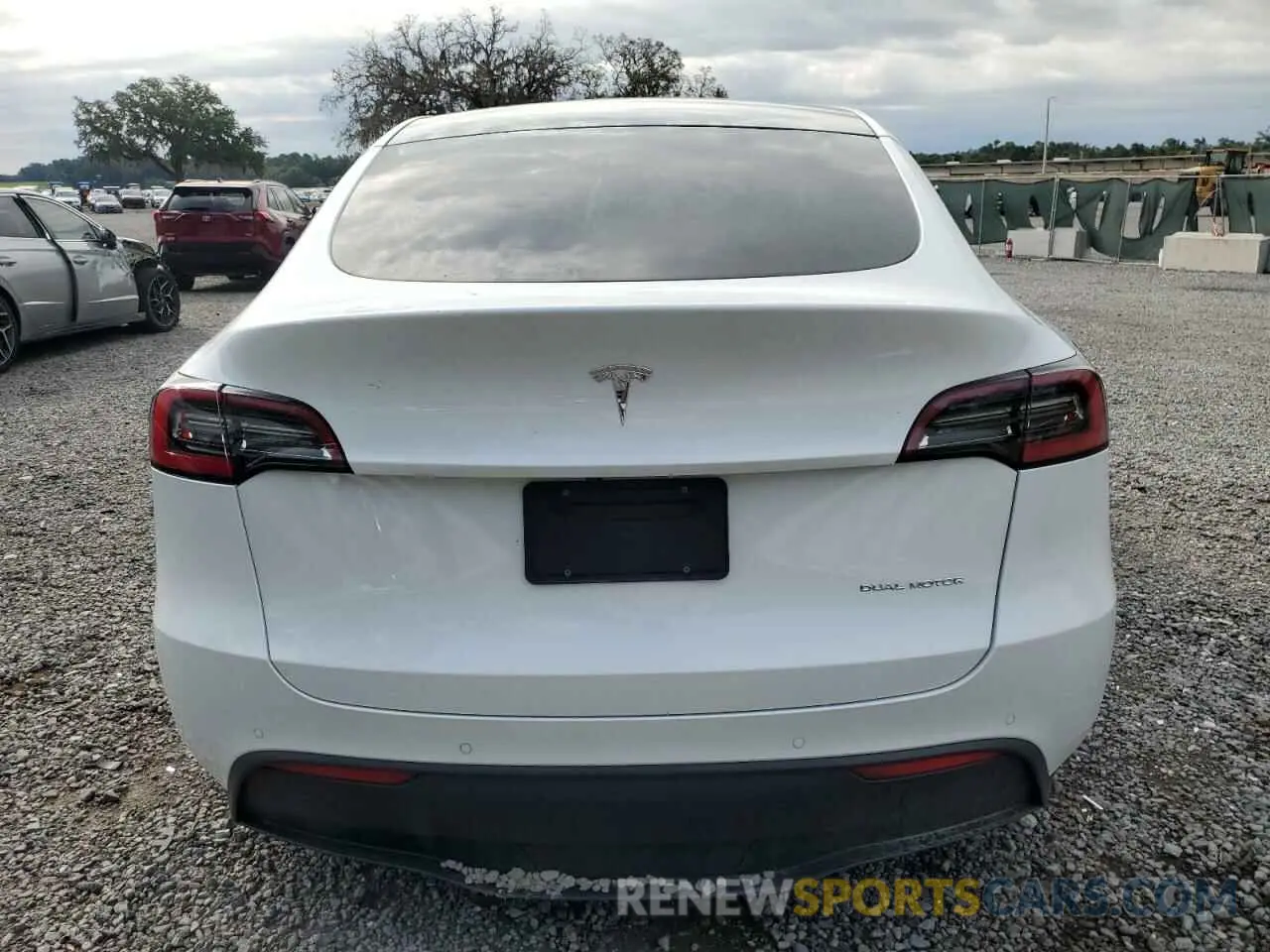 6 Photograph of a damaged car 5YJYGDEE8LF055974 TESLA MODEL Y 2020