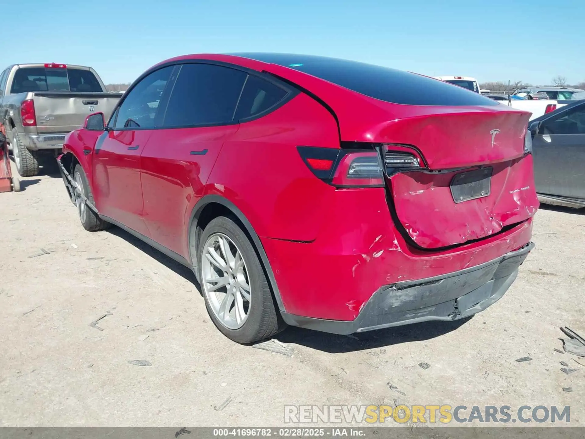 3 Photograph of a damaged car 5YJYGDEE9LF009523 TESLA MODEL Y 2020