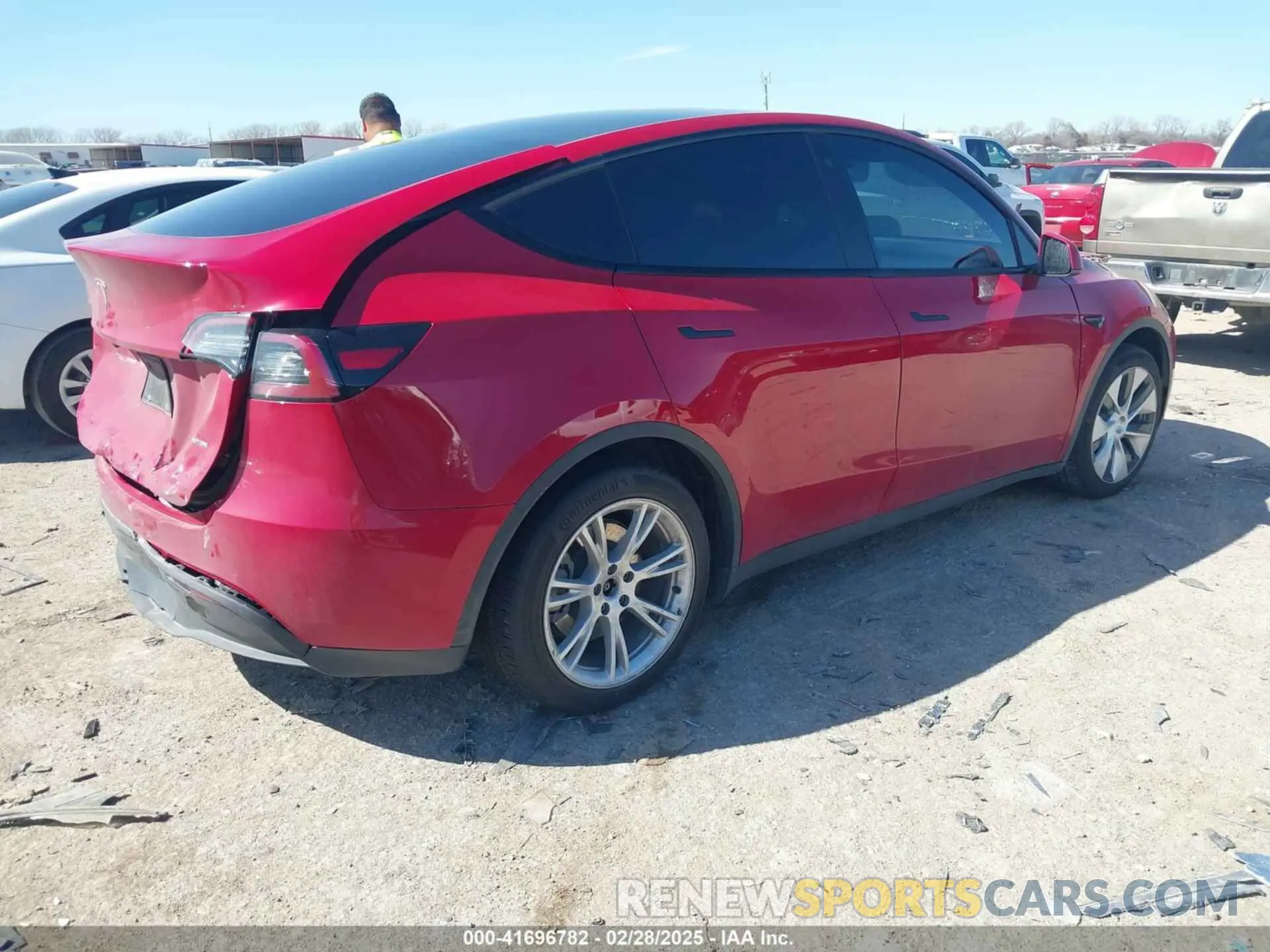 4 Photograph of a damaged car 5YJYGDEE9LF009523 TESLA MODEL Y 2020