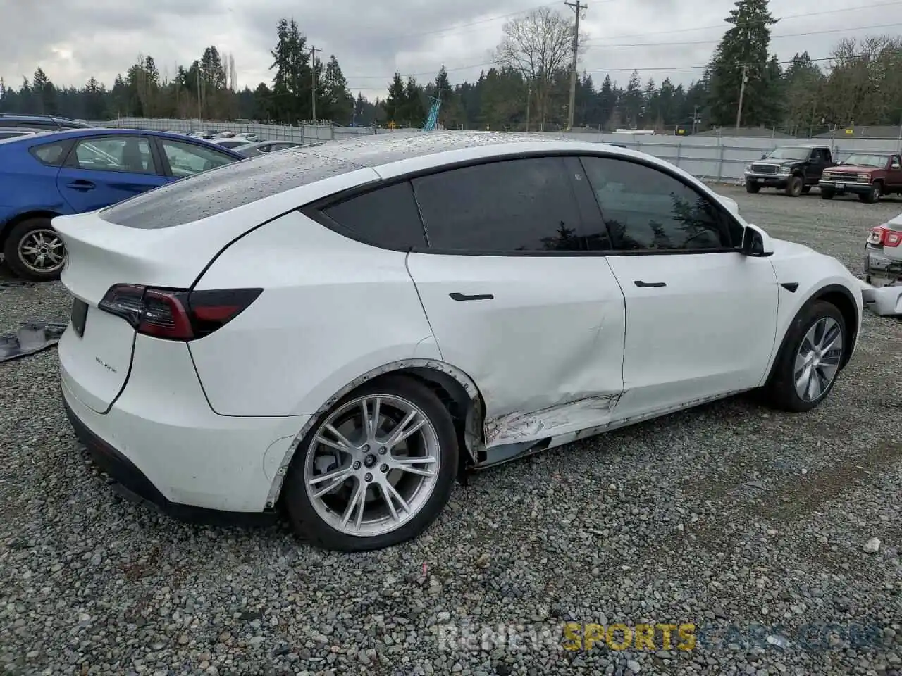 3 Photograph of a damaged car 5YJYGDEE9LF015225 TESLA MODEL Y 2020