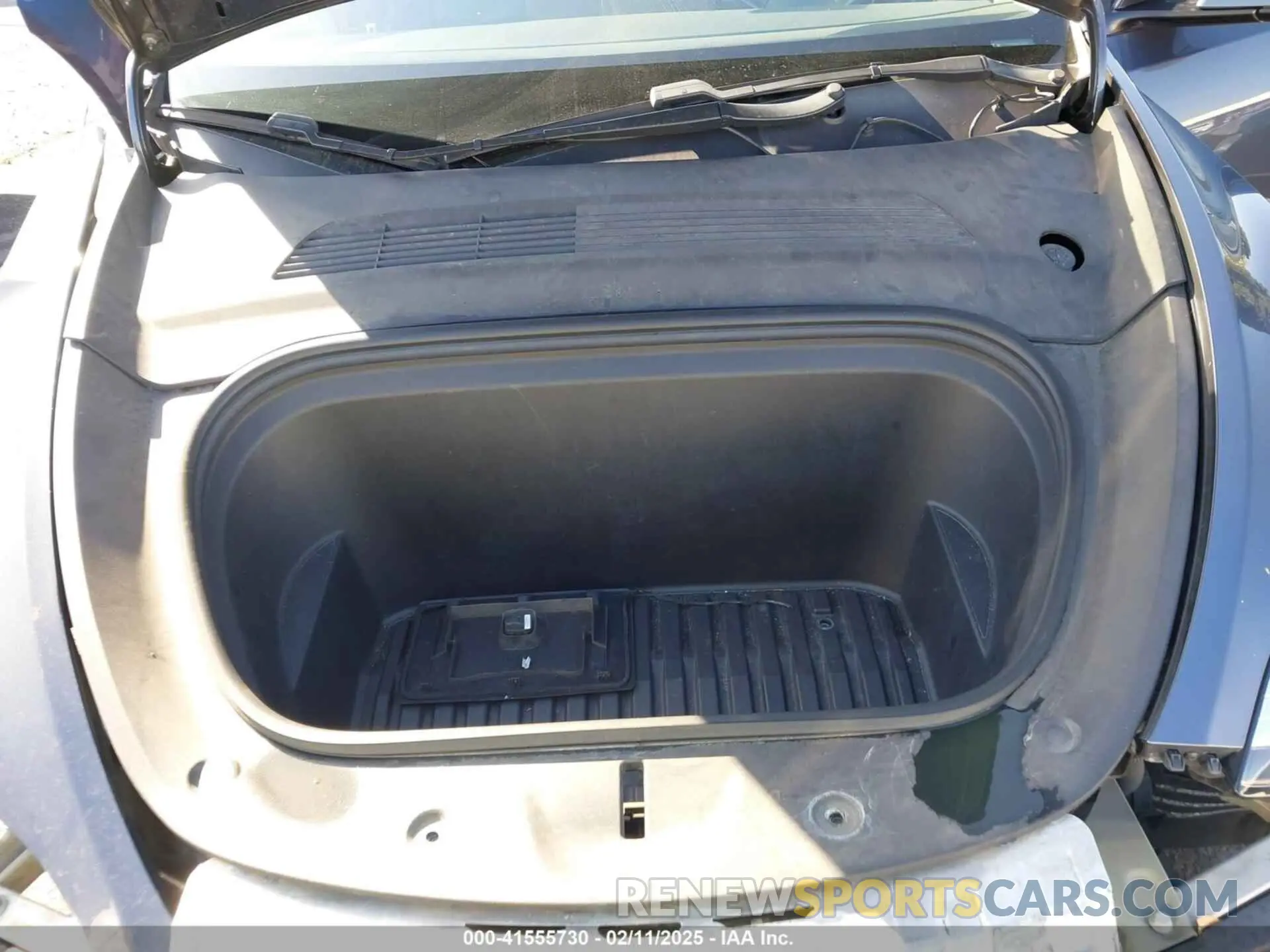 10 Photograph of a damaged car 5YJYGDEE9LF022711 TESLA MODEL Y 2020