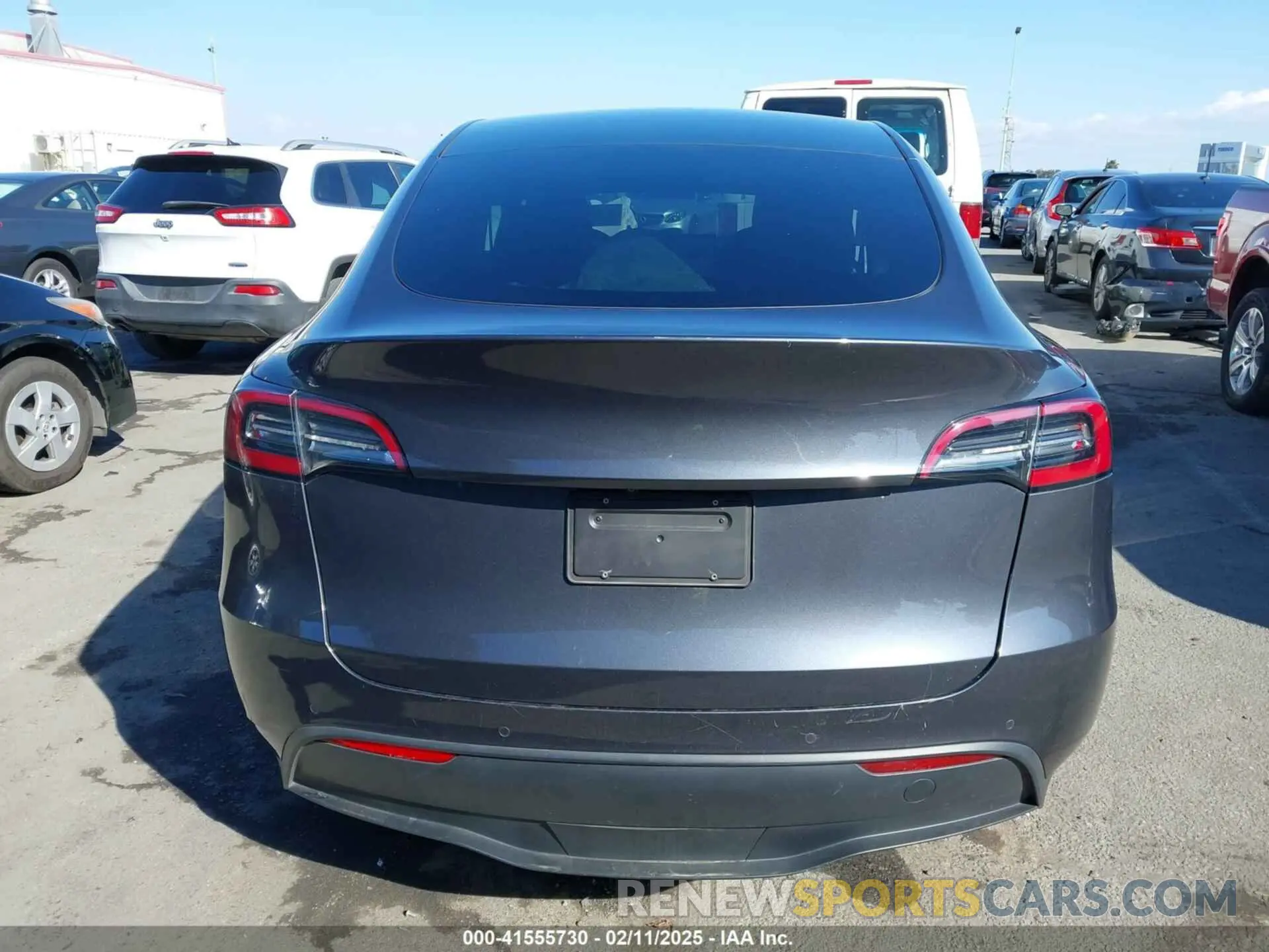 17 Photograph of a damaged car 5YJYGDEE9LF022711 TESLA MODEL Y 2020