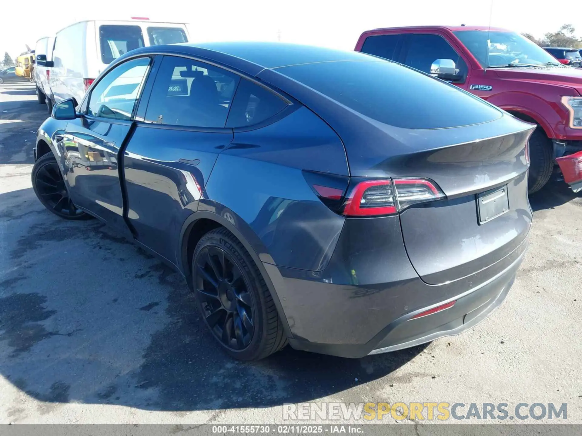 3 Photograph of a damaged car 5YJYGDEE9LF022711 TESLA MODEL Y 2020