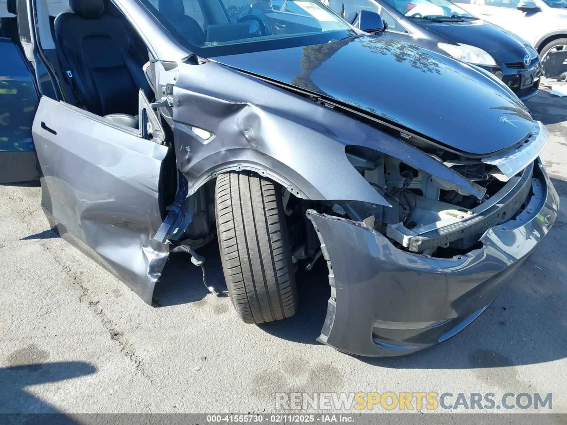 6 Photograph of a damaged car 5YJYGDEE9LF022711 TESLA MODEL Y 2020