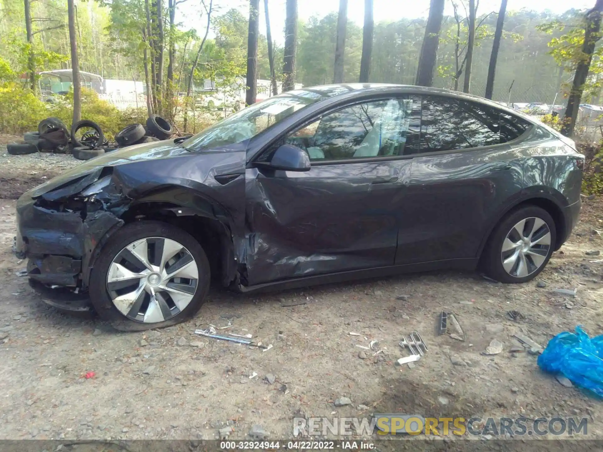 2 Photograph of a damaged car 5YJYGDEE9LF025138 TESLA MODEL Y 2020