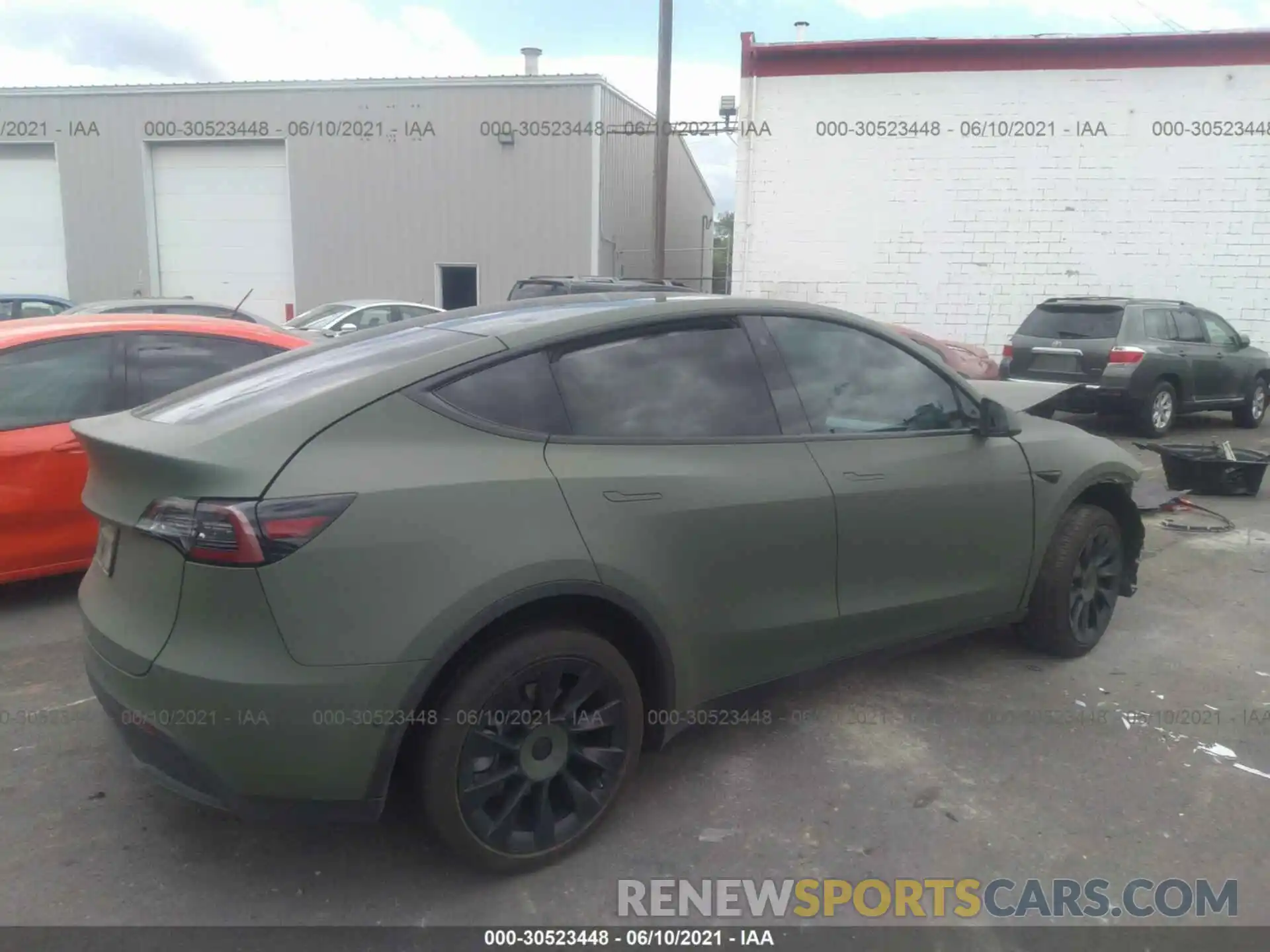 4 Photograph of a damaged car 5YJYGDEE9LF025821 TESLA MODEL Y 2020