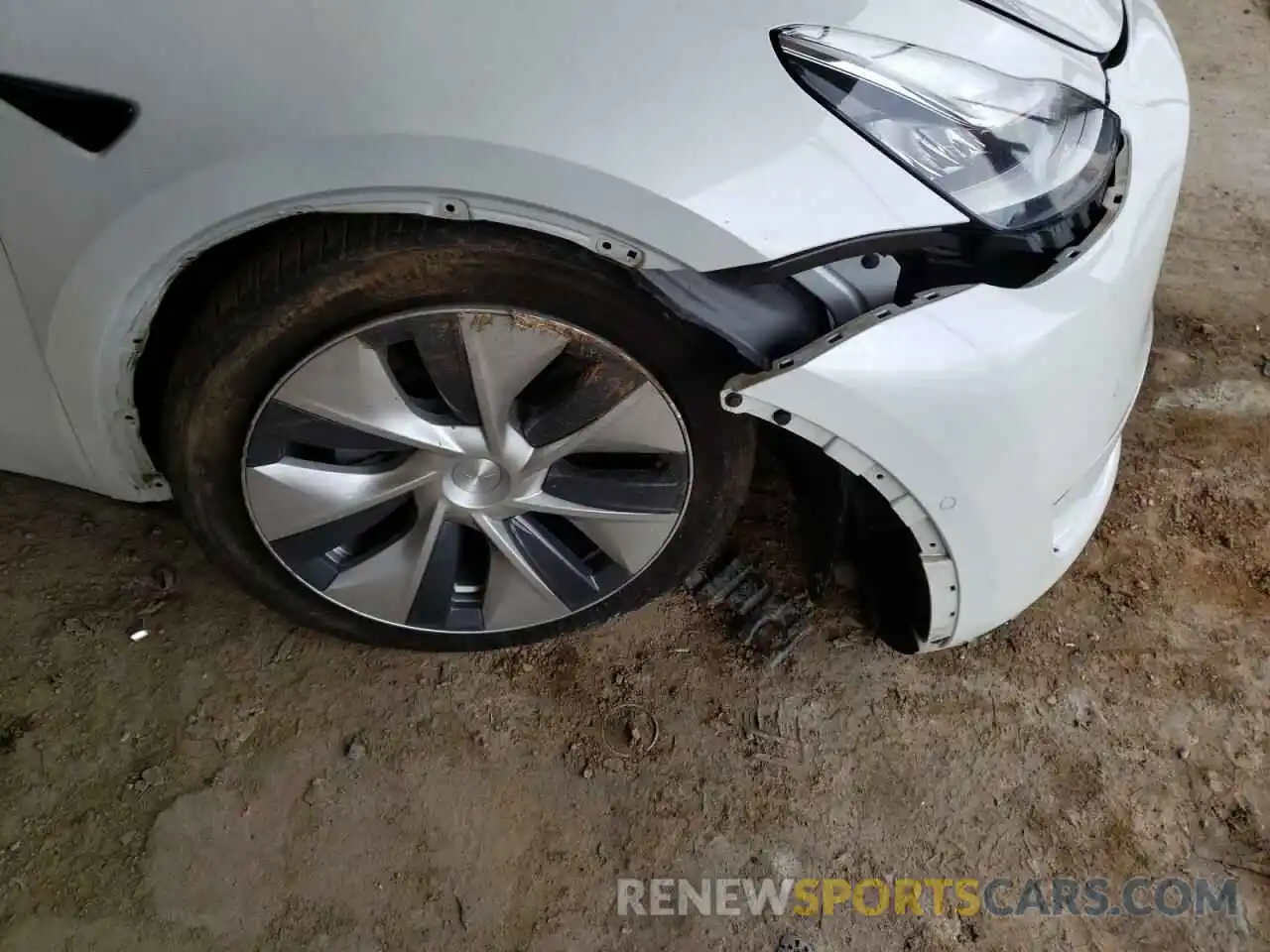 9 Photograph of a damaged car 5YJYGDEE9LF026029 TESLA MODEL Y 2020