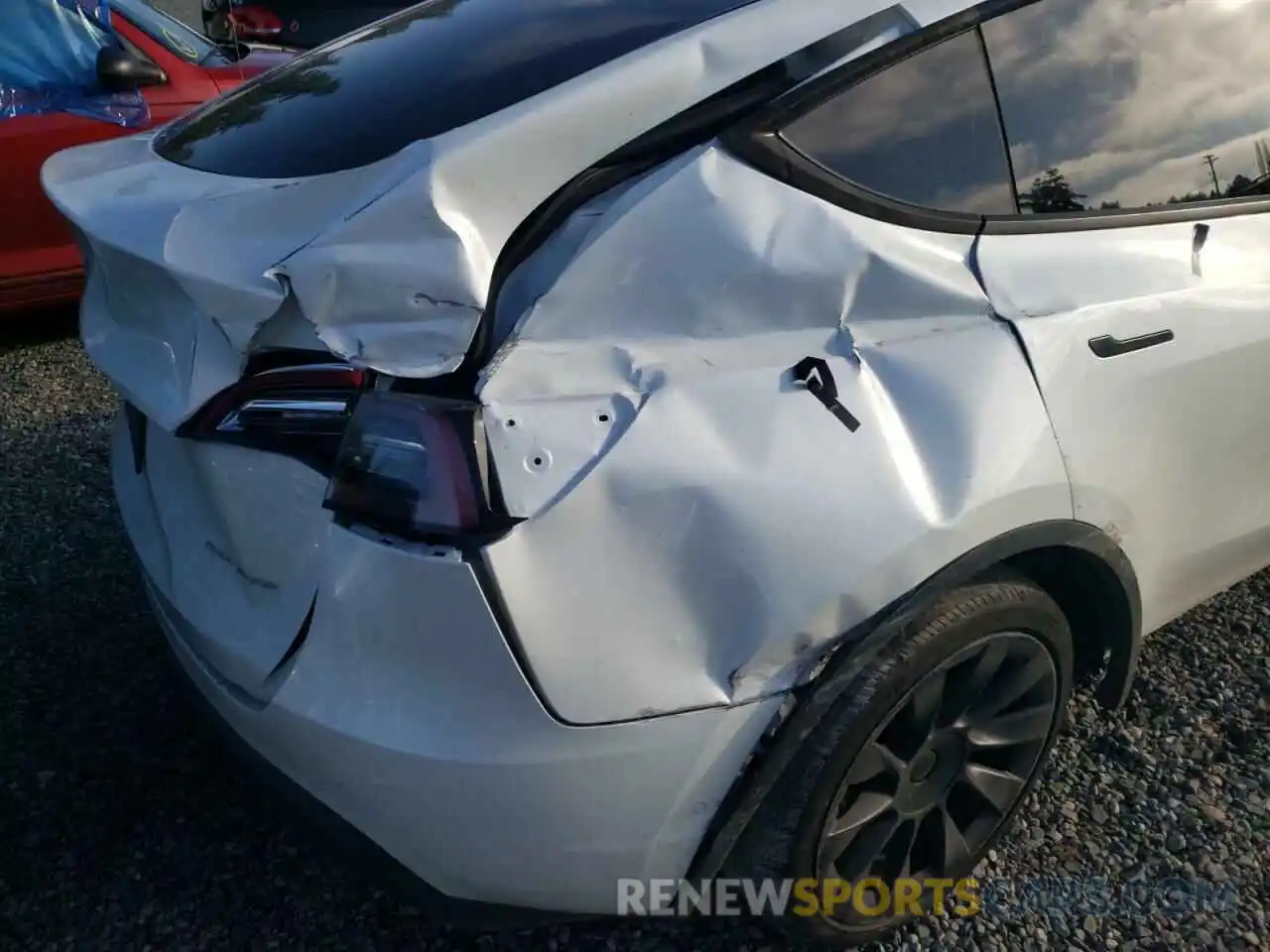 9 Photograph of a damaged car 5YJYGDEE9LF029691 TESLA MODEL Y 2020