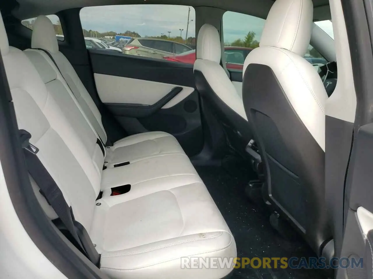 11 Photograph of a damaged car 5YJYGDEE9LF031148 TESLA MODEL Y 2020
