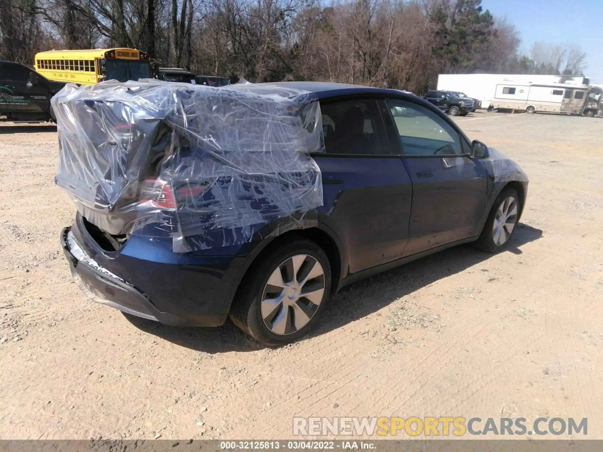 4 Photograph of a damaged car 5YJYGDEE9LF031814 TESLA MODEL Y 2020