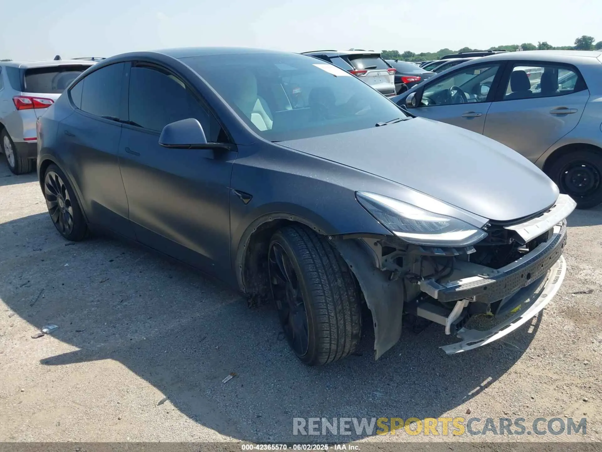 1 Photograph of a damaged car 5YJYGDEE9LF032381 TESLA MODEL Y 2020