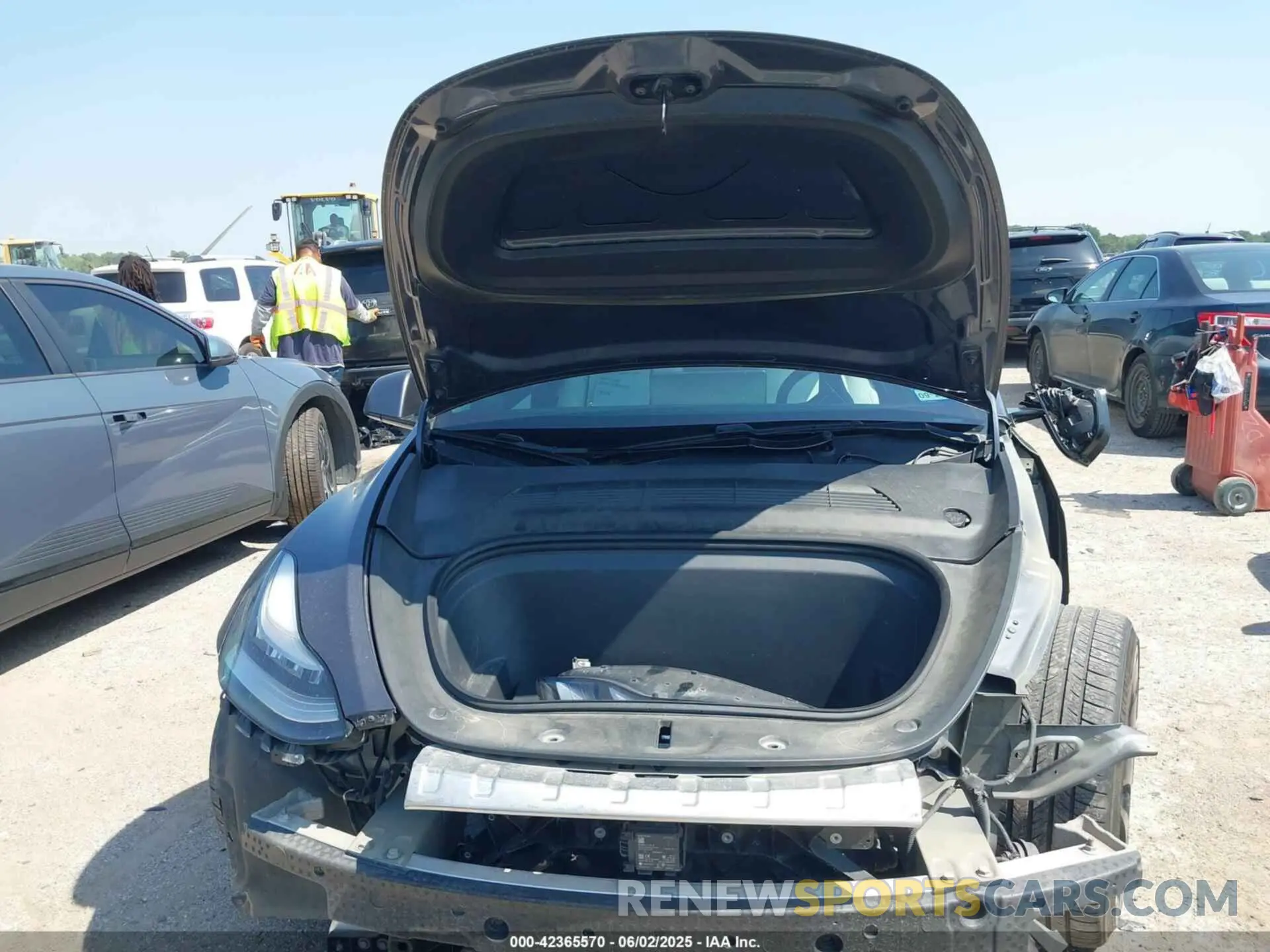 10 Photograph of a damaged car 5YJYGDEE9LF032381 TESLA MODEL Y 2020