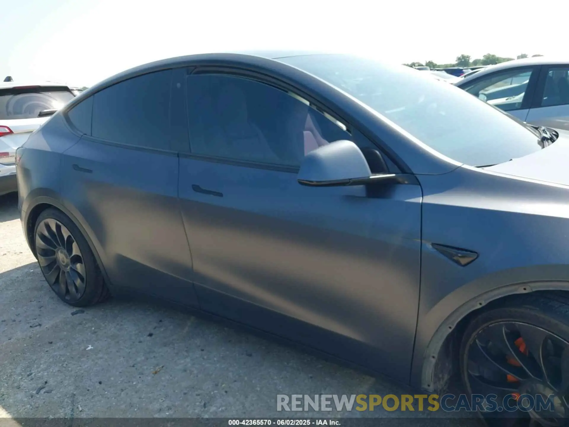 13 Photograph of a damaged car 5YJYGDEE9LF032381 TESLA MODEL Y 2020