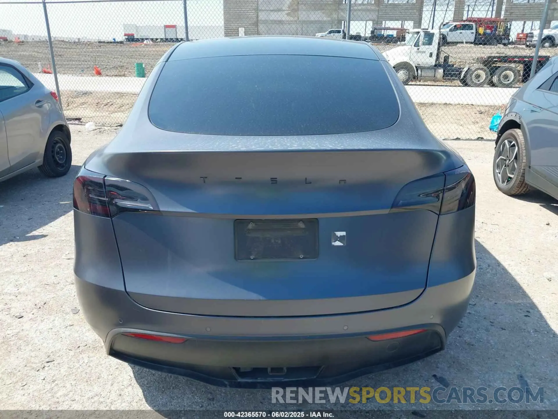 16 Photograph of a damaged car 5YJYGDEE9LF032381 TESLA MODEL Y 2020
