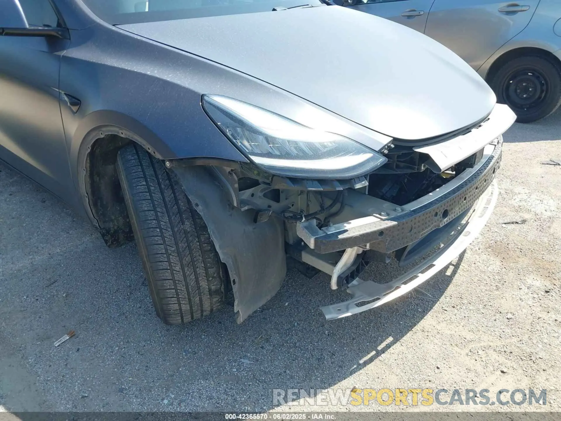 19 Photograph of a damaged car 5YJYGDEE9LF032381 TESLA MODEL Y 2020