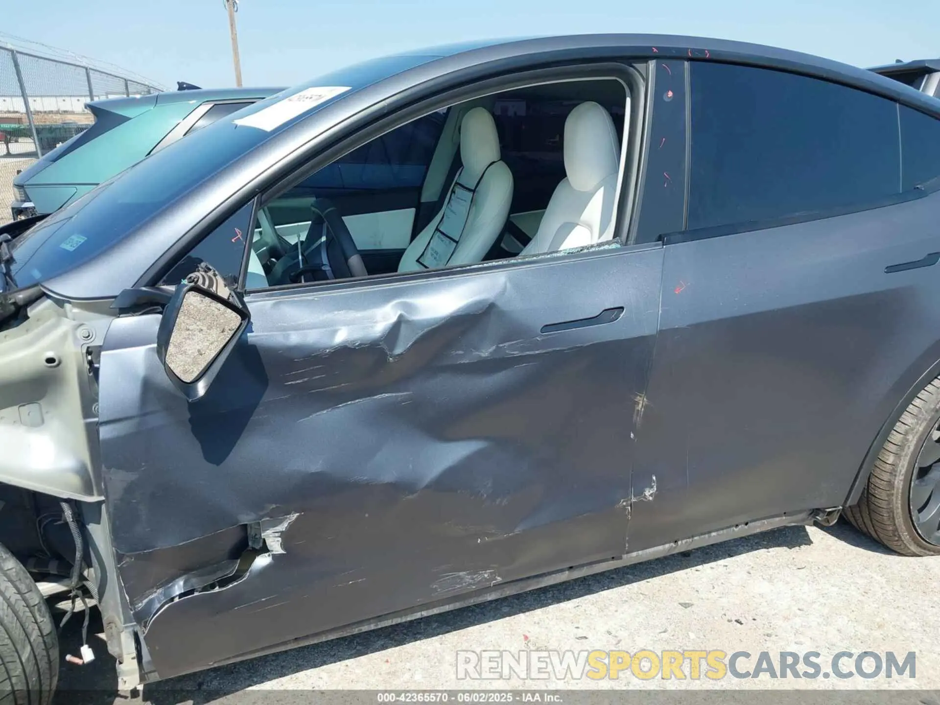 20 Photograph of a damaged car 5YJYGDEE9LF032381 TESLA MODEL Y 2020