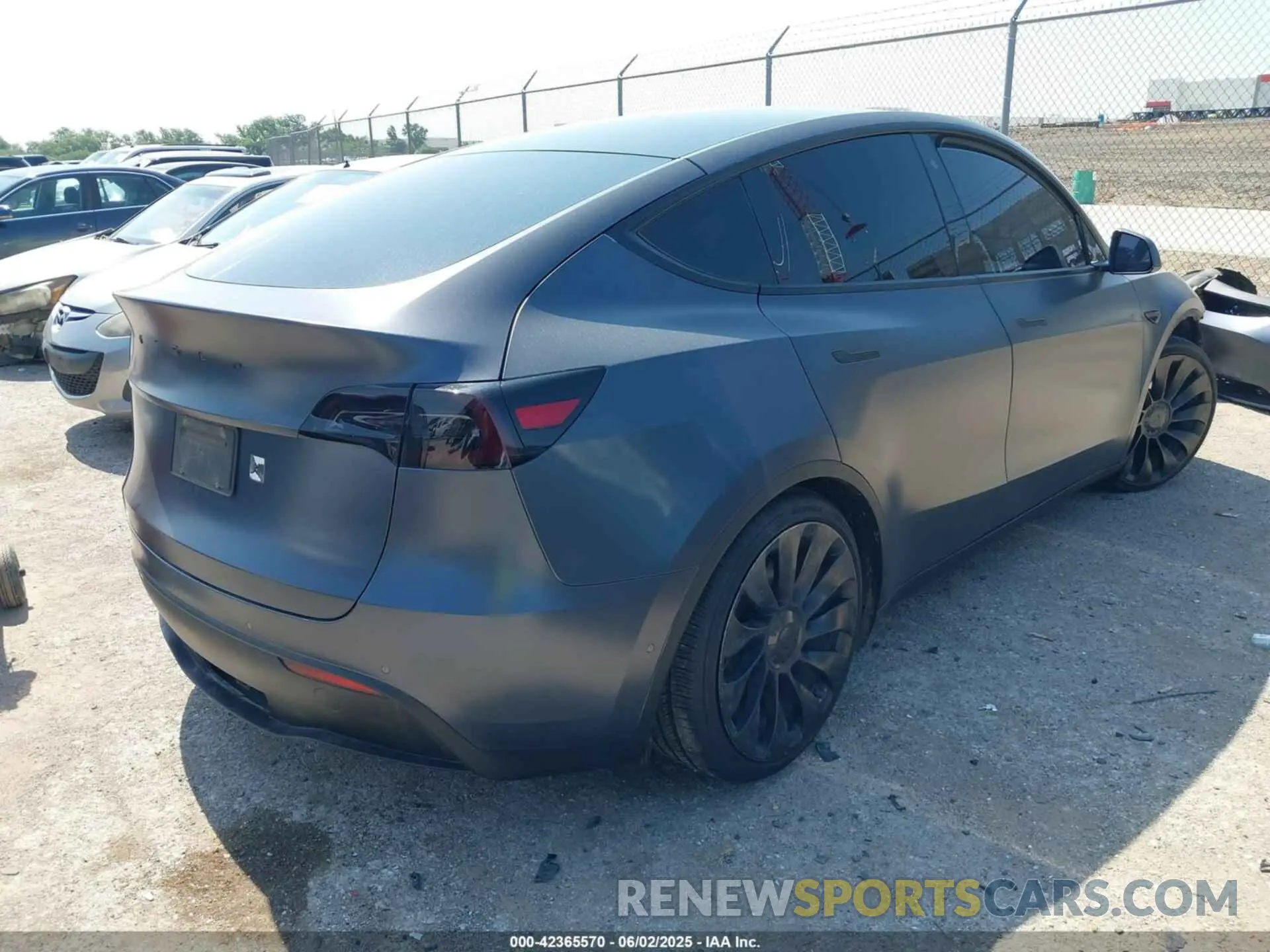 4 Photograph of a damaged car 5YJYGDEE9LF032381 TESLA MODEL Y 2020