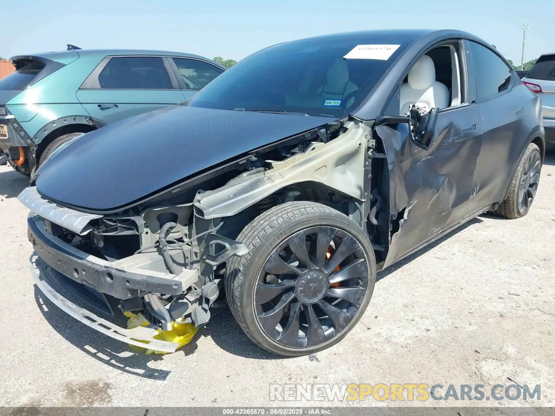 6 Photograph of a damaged car 5YJYGDEE9LF032381 TESLA MODEL Y 2020