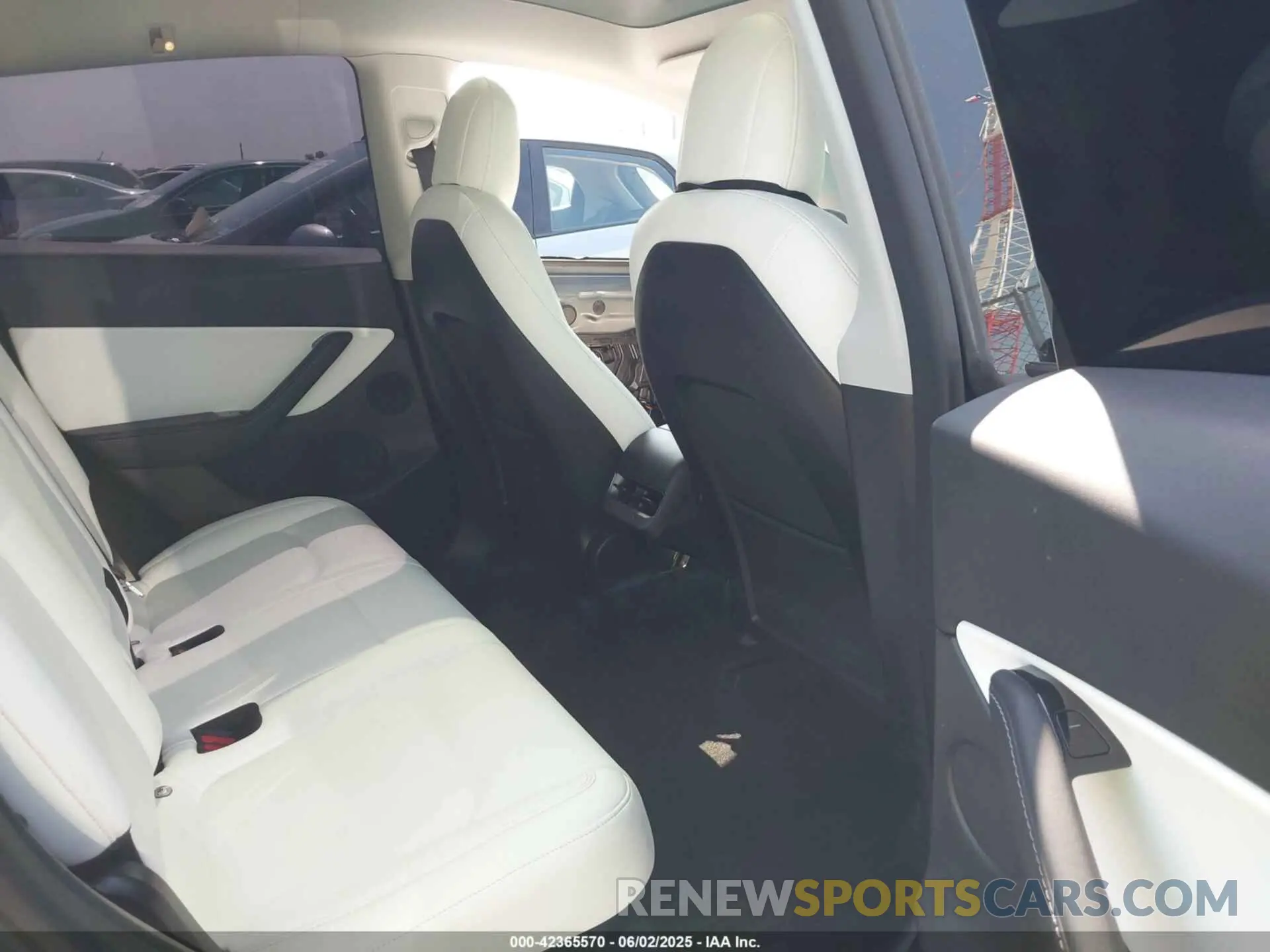 8 Photograph of a damaged car 5YJYGDEE9LF032381 TESLA MODEL Y 2020