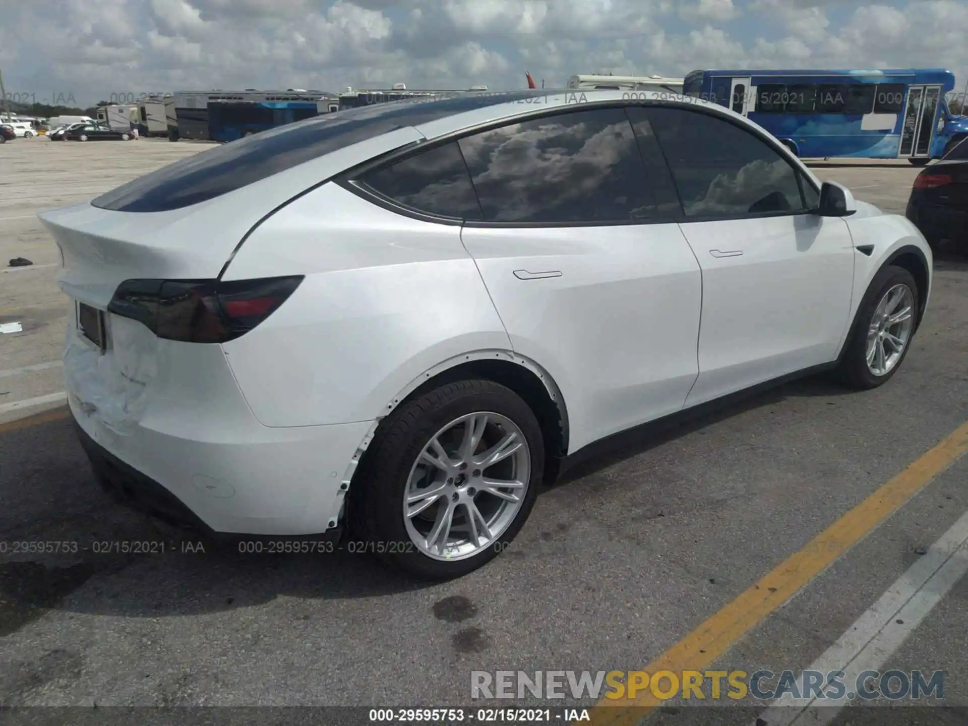 4 Photograph of a damaged car 5YJYGDEE9LF032574 TESLA MODEL Y 2020