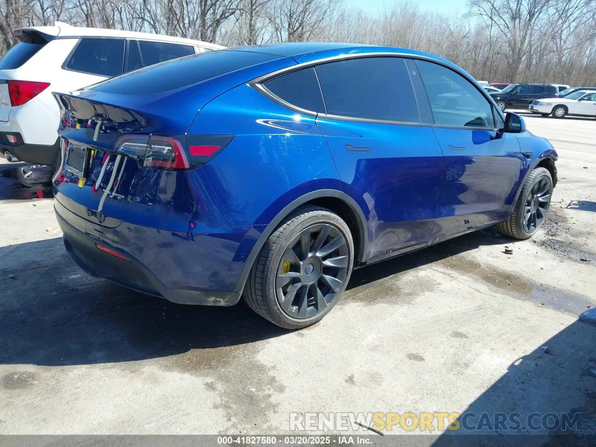 4 Photograph of a damaged car 5YJYGDEE9LF033966 TESLA MODEL Y 2020