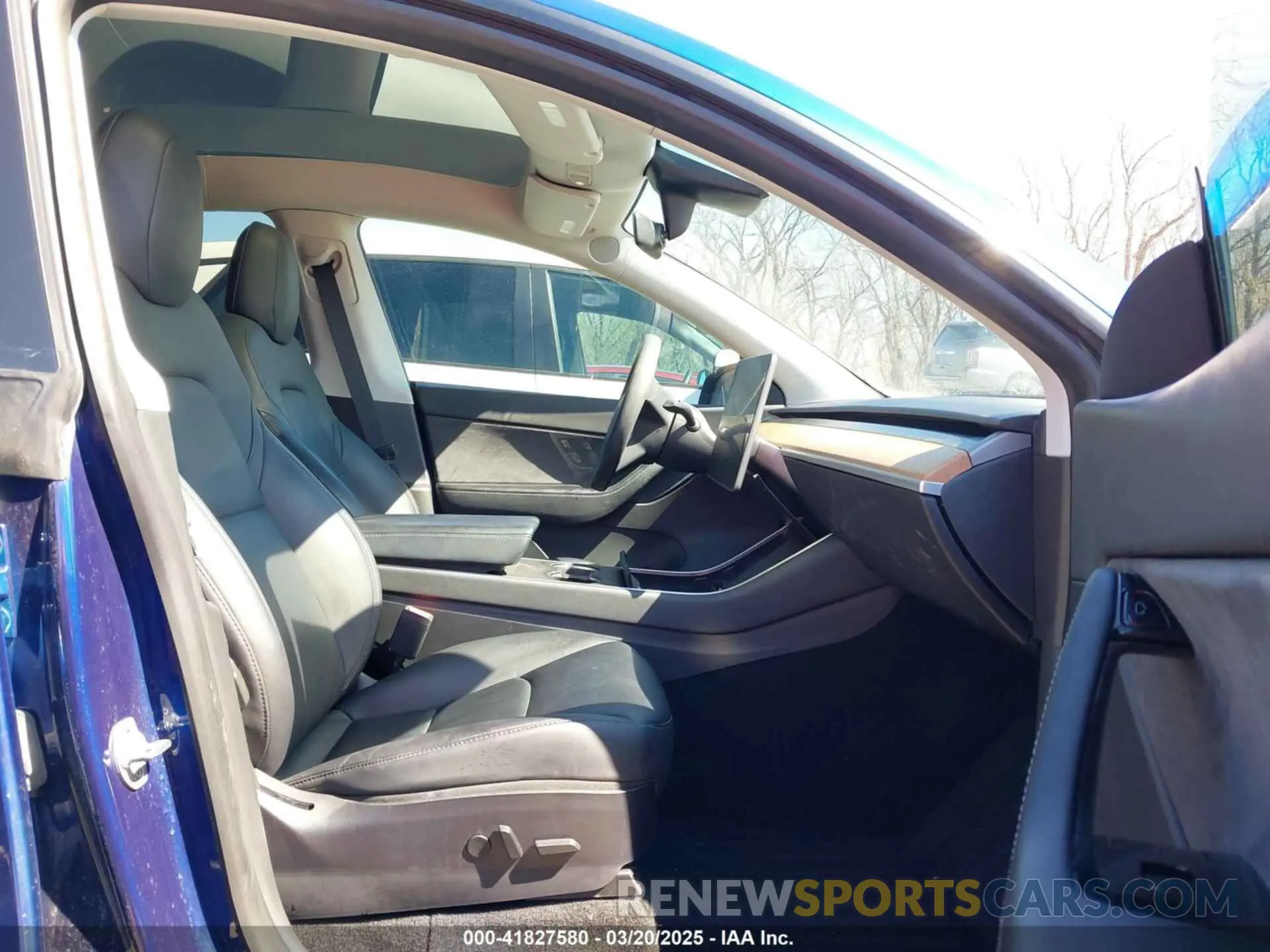 5 Photograph of a damaged car 5YJYGDEE9LF033966 TESLA MODEL Y 2020