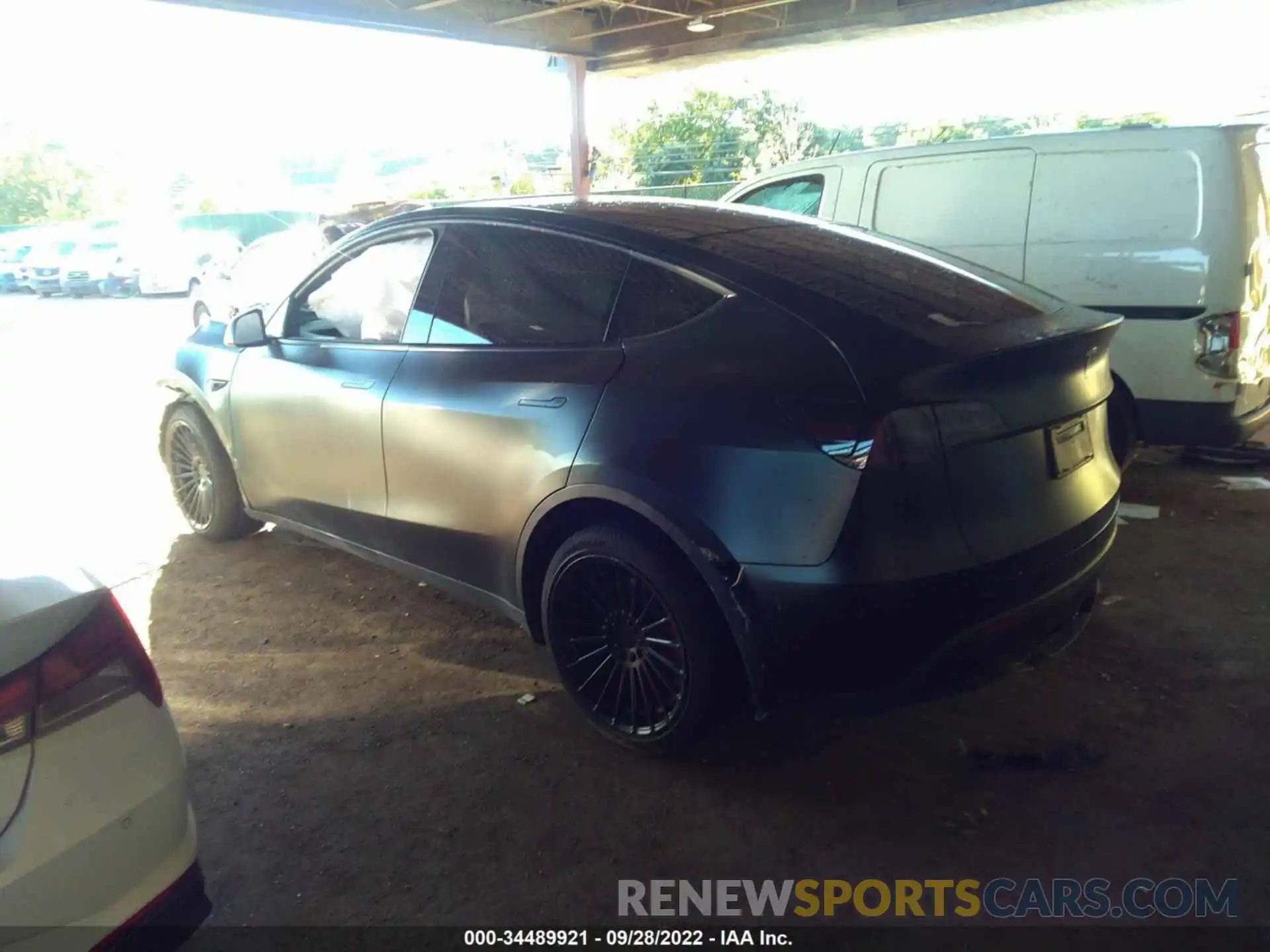 3 Photograph of a damaged car 5YJYGDEE9LF039458 TESLA MODEL Y 2020