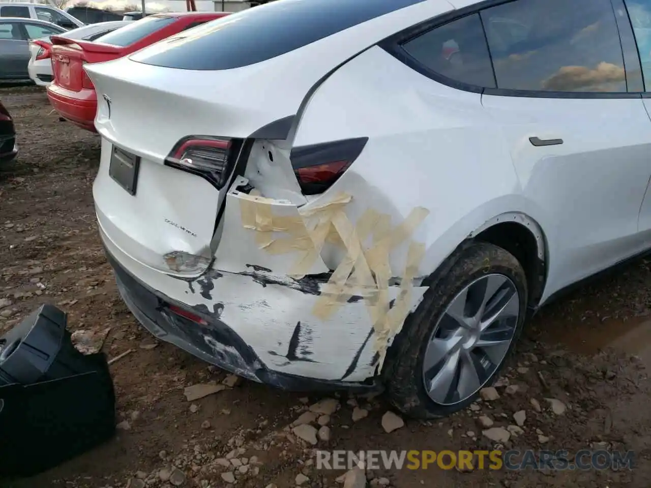 9 Photograph of a damaged car 5YJYGDEE9LF043820 TESLA MODEL Y 2020