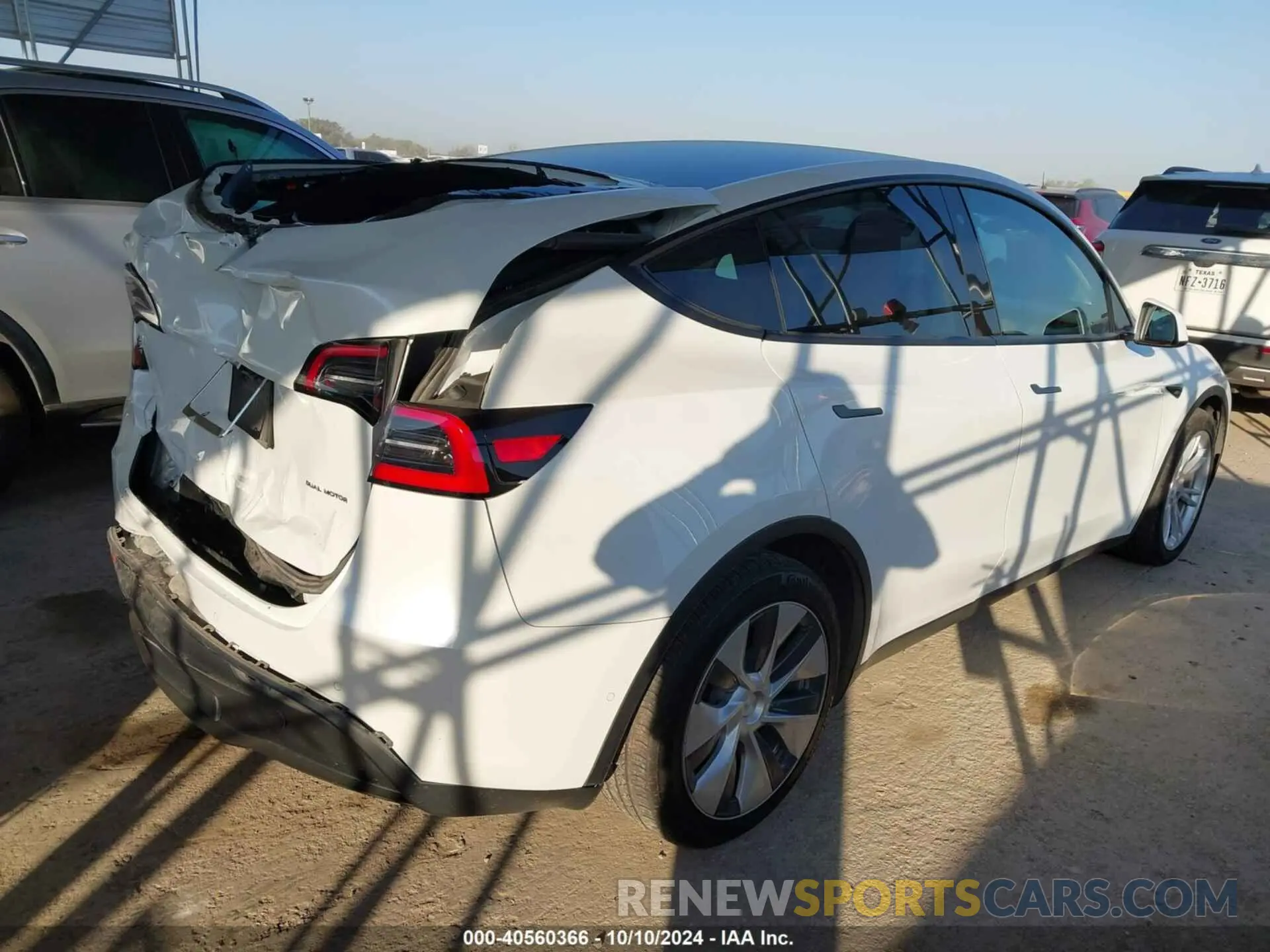 4 Photograph of a damaged car 5YJYGDEE9LF043865 TESLA MODEL Y 2020