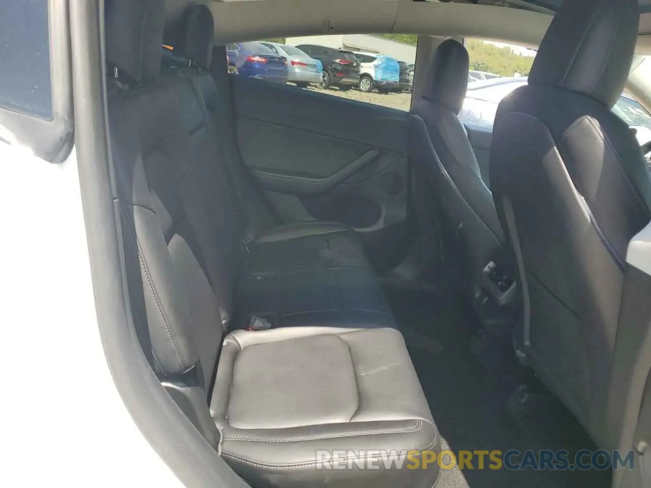 10 Photograph of a damaged car 5YJYGDEE9LF046135 TESLA MODEL Y 2020