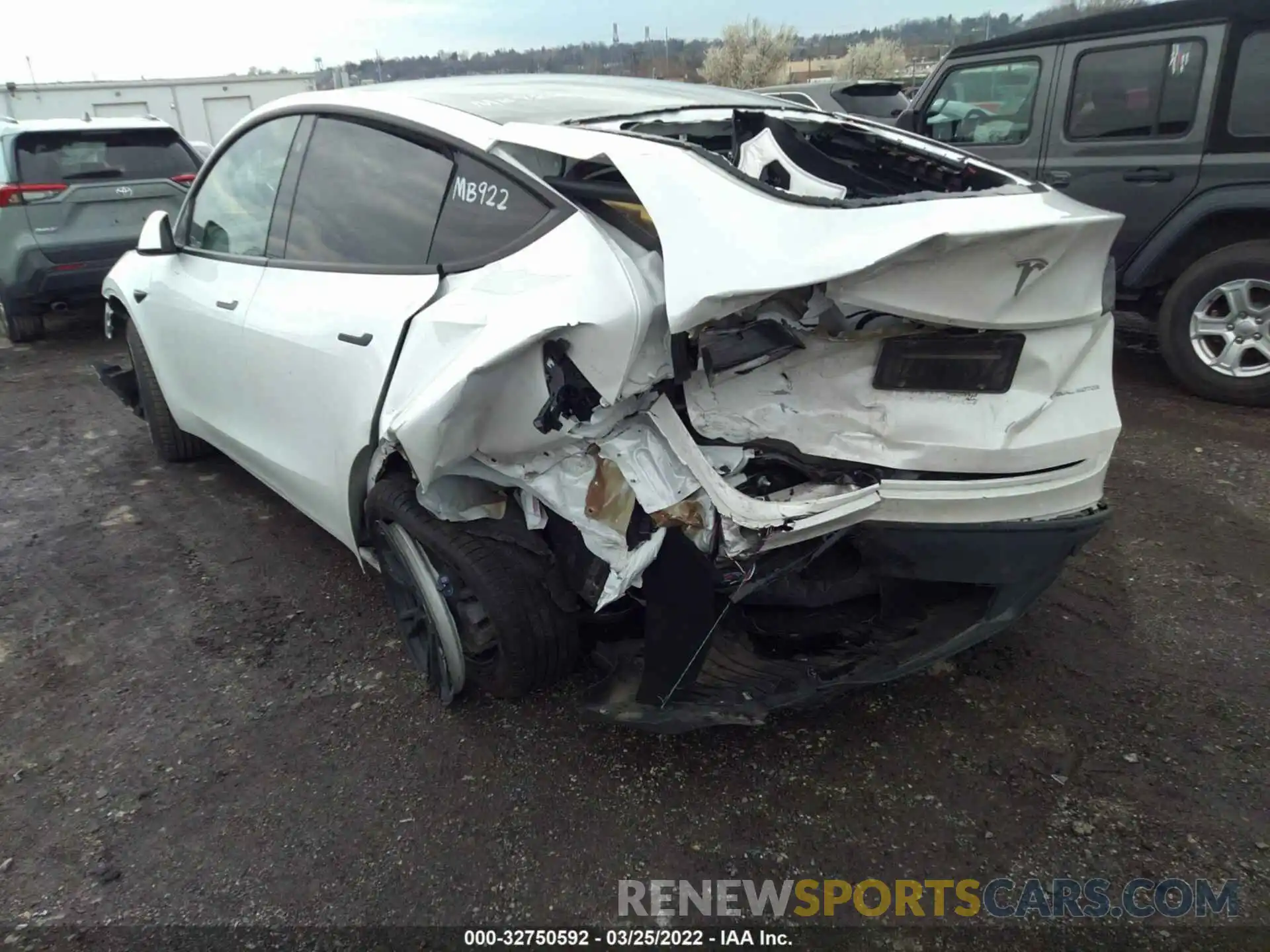 6 Photograph of a damaged car 5YJYGDEE9LF048158 TESLA MODEL Y 2020