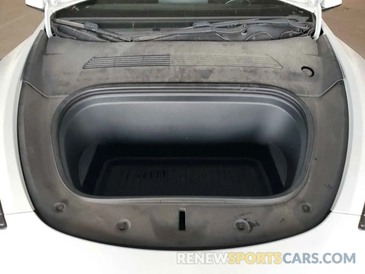 11 Photograph of a damaged car 5YJYGDEE9LF054591 TESLA MODEL Y 2020
