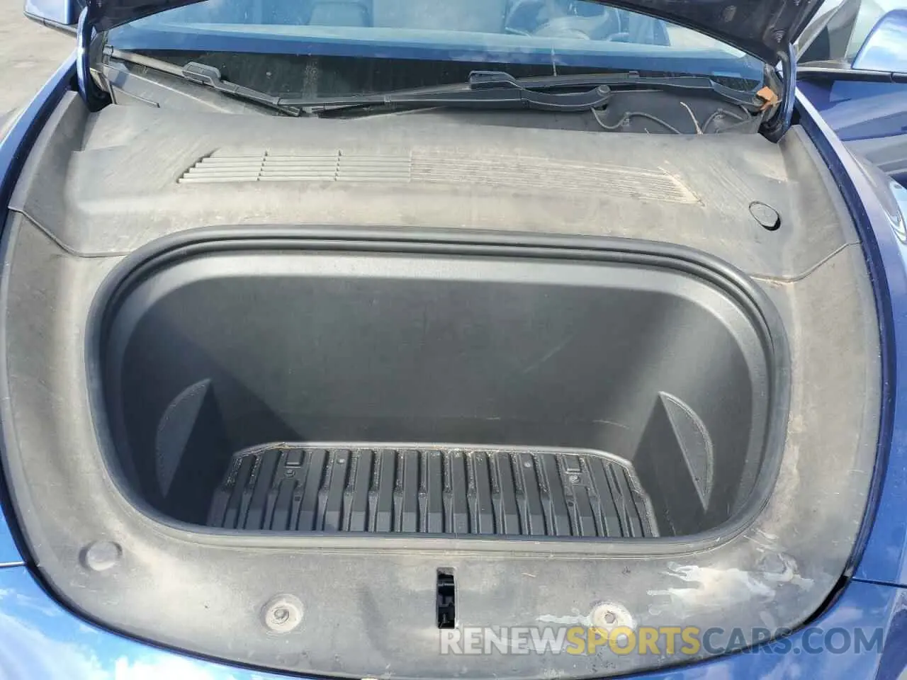 11 Photograph of a damaged car 5YJYGDEEXLF006243 TESLA MODEL Y 2020