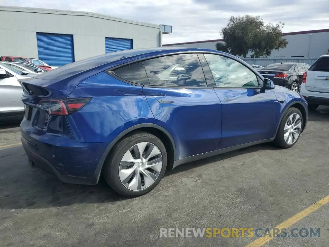 3 Photograph of a damaged car 5YJYGDEEXLF006243 TESLA MODEL Y 2020
