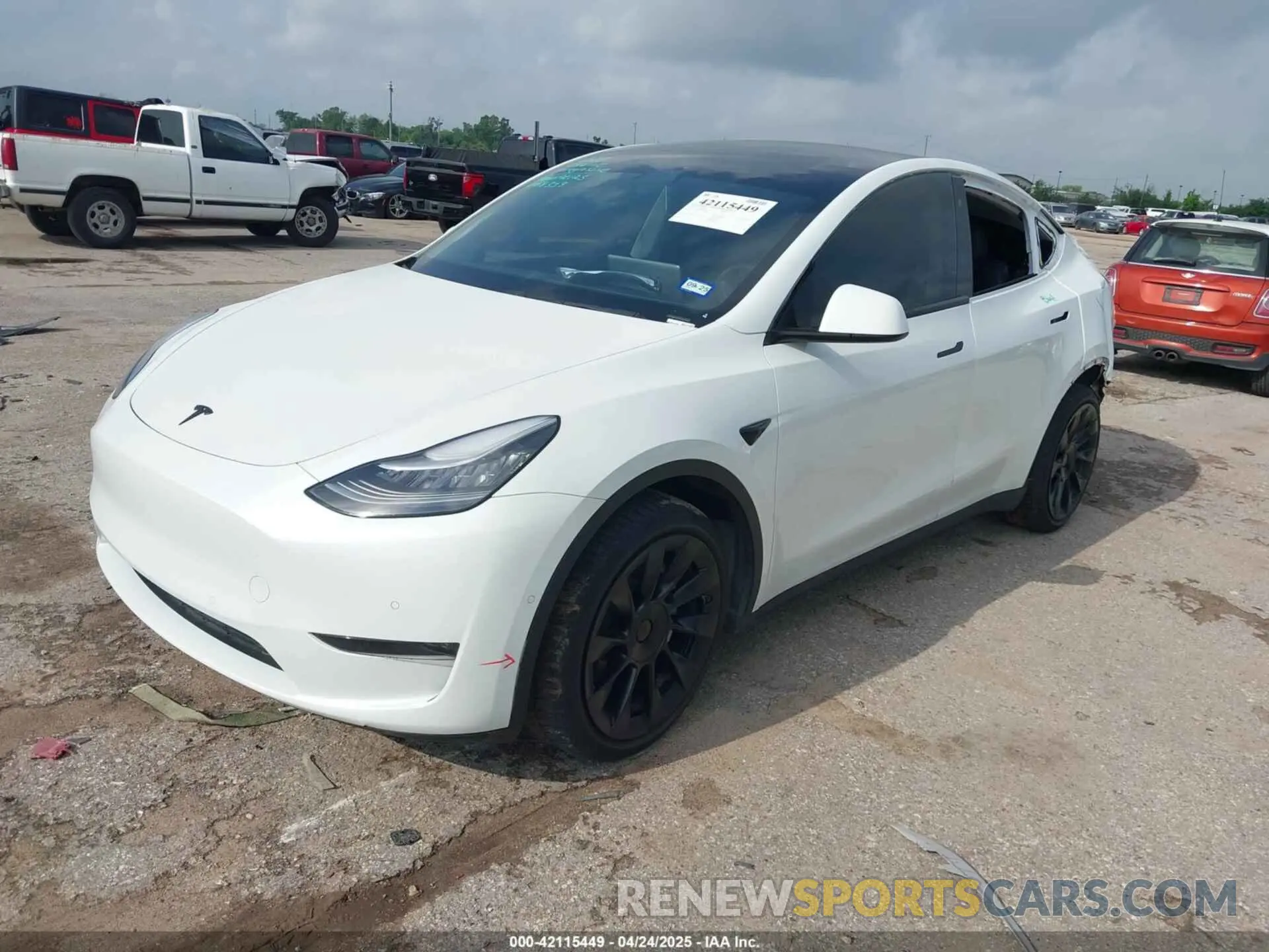 2 Photograph of a damaged car 5YJYGDEEXLF008333 TESLA MODEL Y 2020