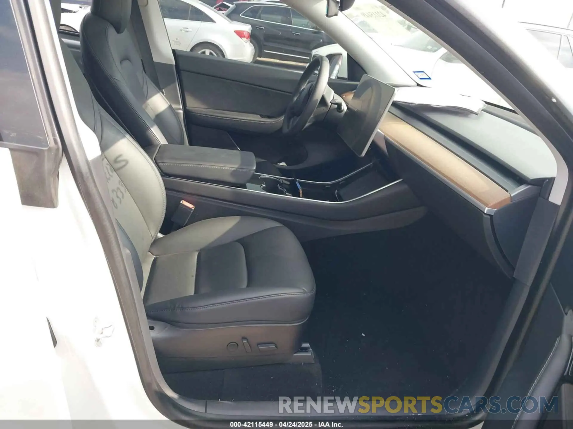 5 Photograph of a damaged car 5YJYGDEEXLF008333 TESLA MODEL Y 2020